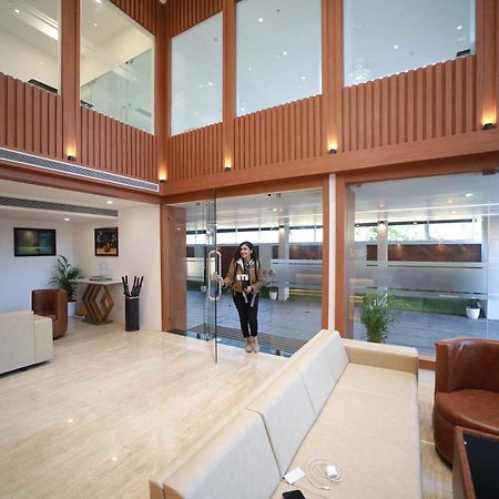 Royal Residency Hotell Kannangad Exteriör bild